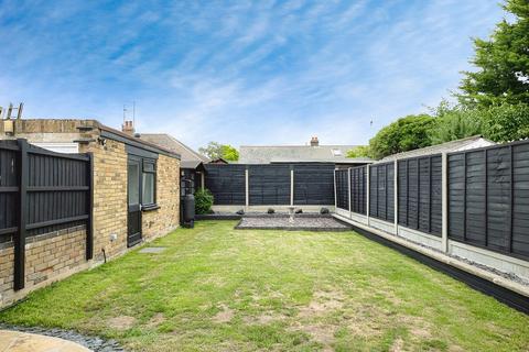 3 bedroom detached bungalow for sale, Queen Elizabeth Chase, Rochford, SS4