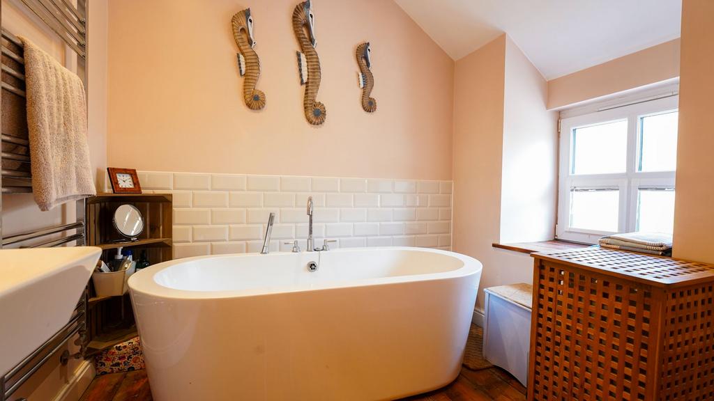 En-Suite Bathroom
