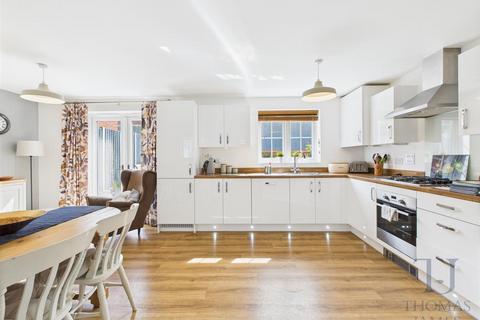 4 bedroom detached house for sale, Fieldfare Road, Cotgrave, Nottingham
