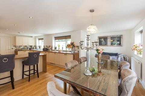 24 Bay Tree Close, High Wycombe, HP11 1JN
