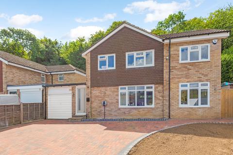 24 Bay Tree Close, High Wycombe, HP11 1JN