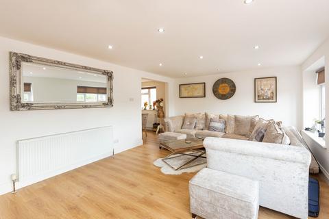 24 Bay Tree Close, High Wycombe, HP11 1JN