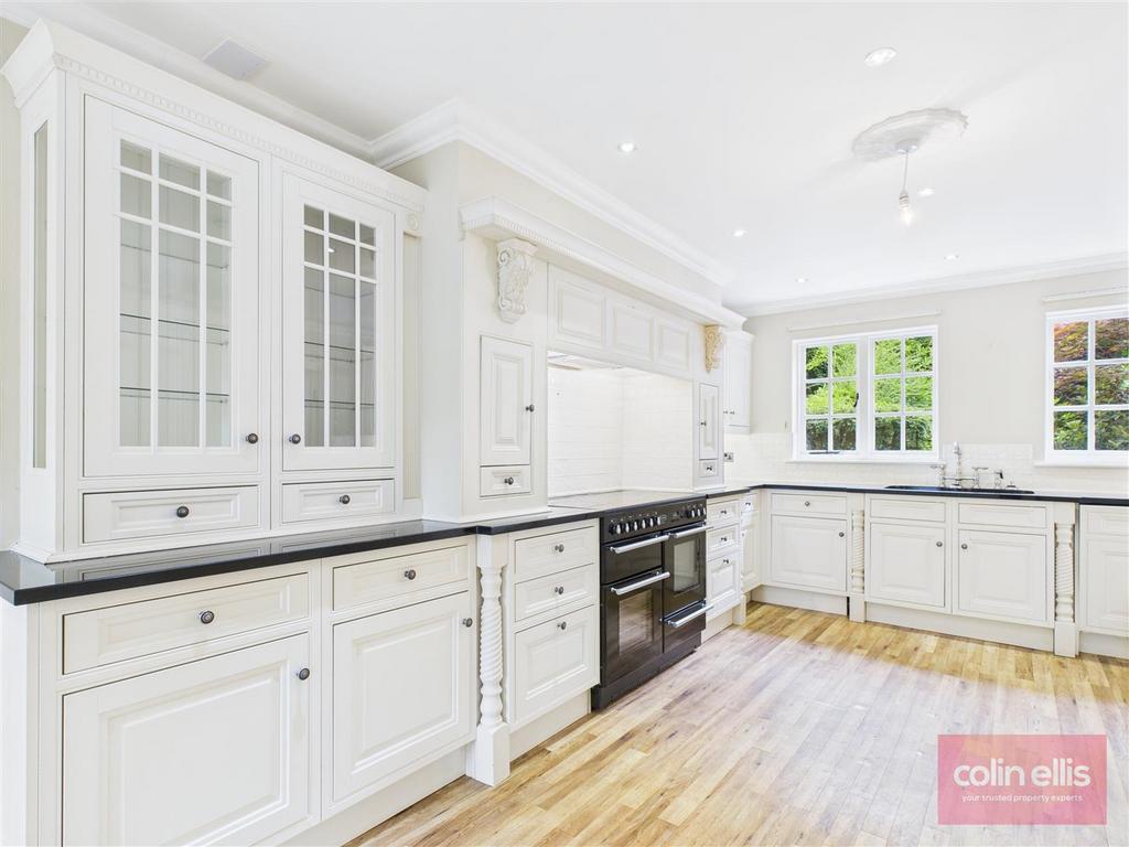 CAM05075 G0-PR0170-STILL008.jpg