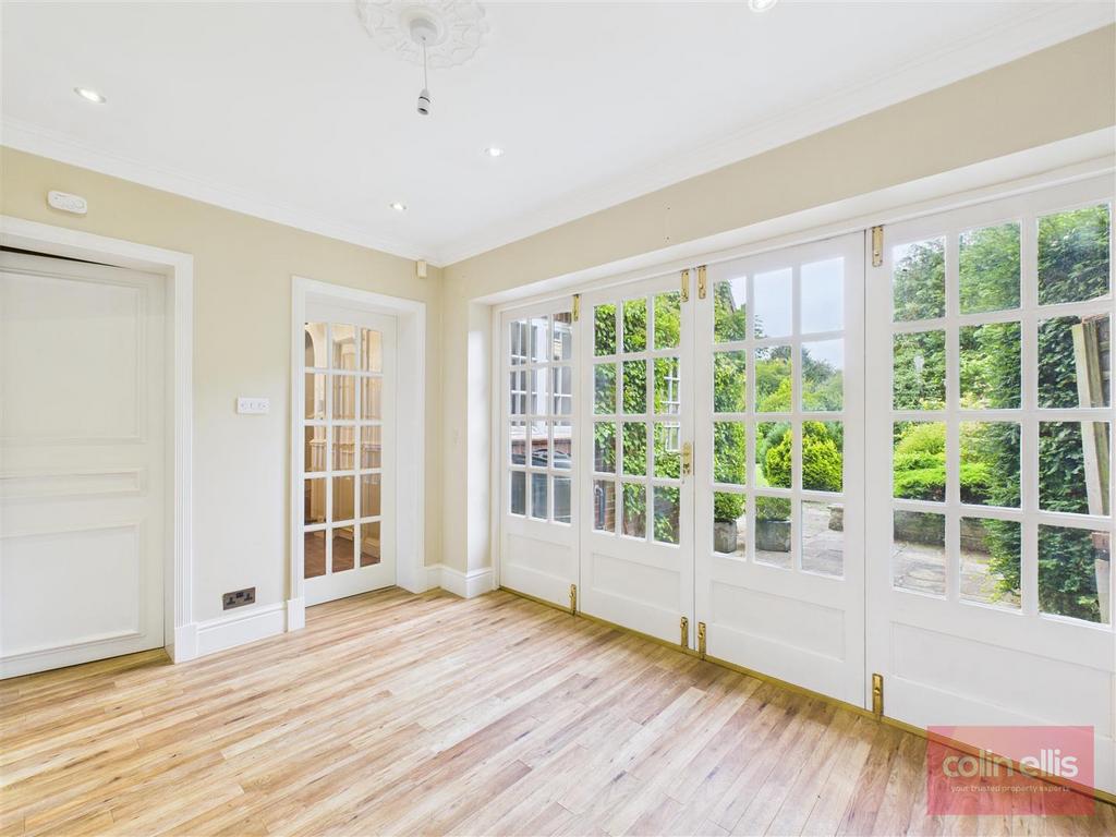 CAM05075 G0-PR0170-STILL007.jpg