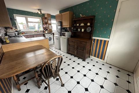 1 Newton Green, Brecon, LD3 8DF