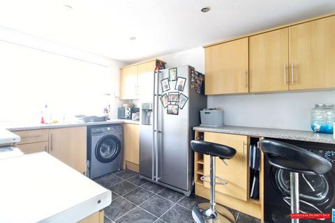 3 bedroom terraced house for sale, Chilham Close, Eastbourne BN23