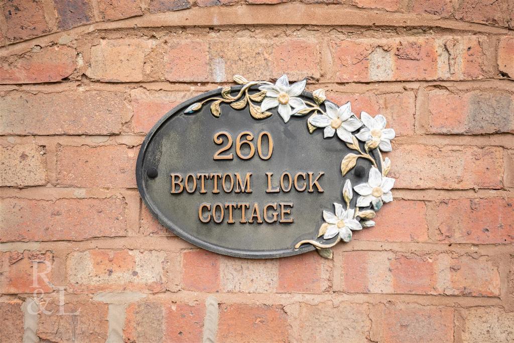 Plaque.jpg