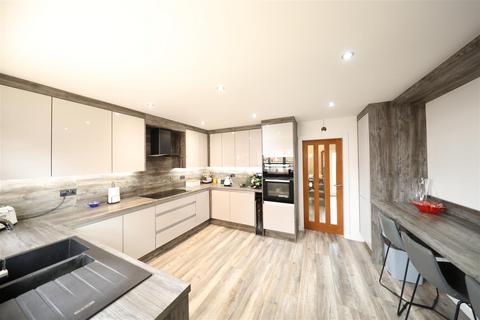 5 bedroom detached house for sale, Canada Drive, Cherry Burton, Beverley