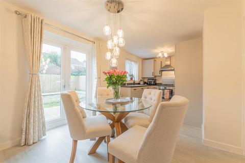 5 bedroom detached house for sale, Longlands Avenue, Stourbridge, DY8 3TU