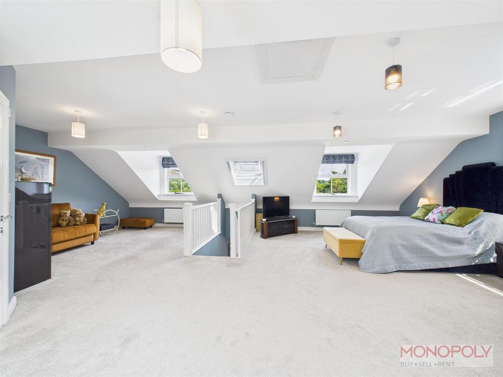 CAM01943 G0-PR0496-STILL049.jpg