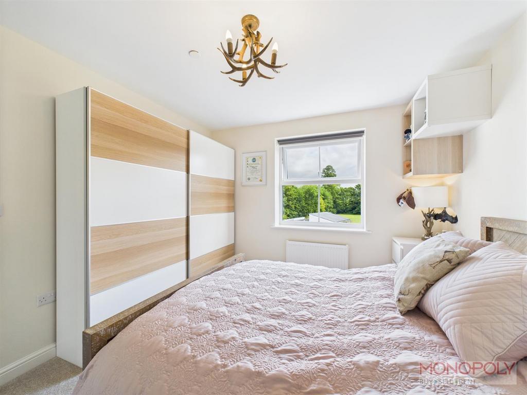 CAM01943 G0-PR0496-STILL040.jpg