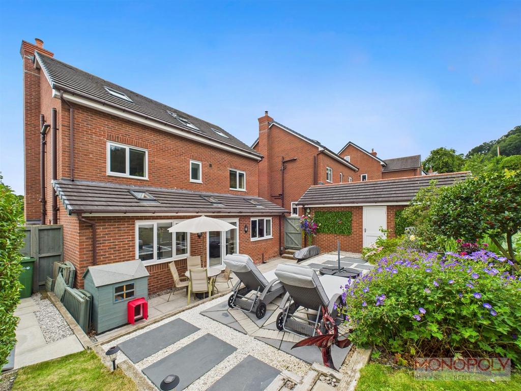 CAM01943 G0-PR0496-STILL013.jpg