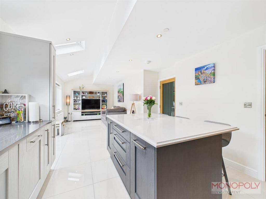 CAM01943 G0-PR0496-STILL029.jpg