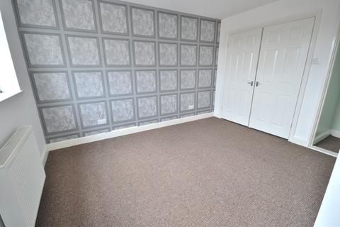 2 bedroom terraced house to rent, Ladyside Close, Hull HU7