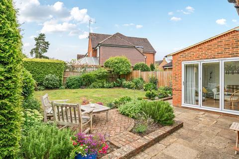 4 bedroom semi-detached house for sale, Kenilworth Place, Billingshurst, RH14