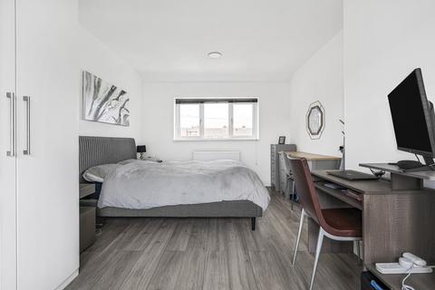 7 Cranford Close, Staines, TW19 7SZ