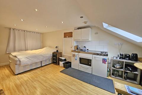 undefined, Mortlake Road, Ilford, Essex, IG1