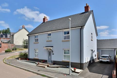 4 bedroom detached house for sale, Llanfoist, Abergavenny NP7