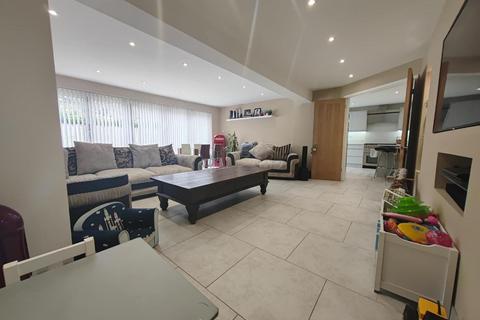 4 bedroom semi-detached house for sale, Spinis, Bracknell