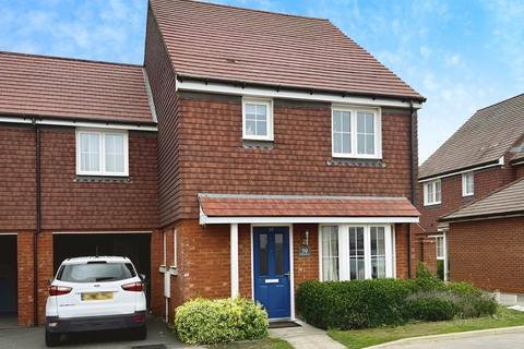 39 Nuthatch Drive, Finberry, Ashford, TN25 7AA