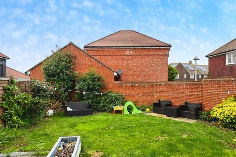 39 Nuthatch Drive, Finberry, Ashford, TN25 7AA