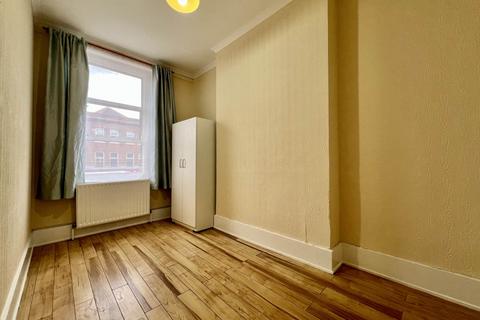 3 bedroom maisonette to rent, Barking Road, London, E13