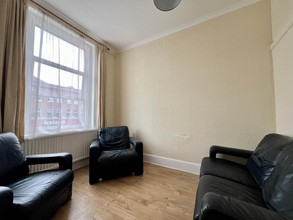 Apartment in London - View 3