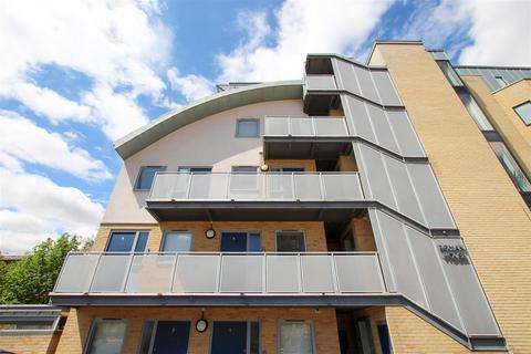 Studio to rent, Severn Place, Cambridge CB1