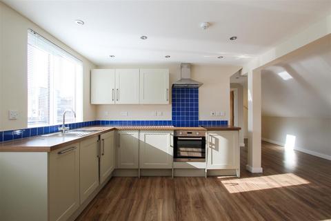 Studio to rent, Newmarket Road, Cambridge CB5