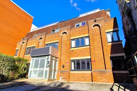 undefined, COMMERCIAL ROAD, SO15