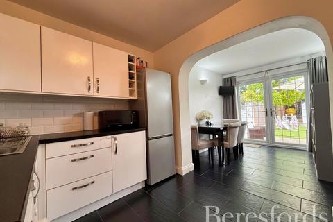 74 Benets Road, Hornchurch, RM11 3PU