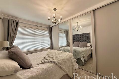 74 Benets Road, Hornchurch, RM11 3PU