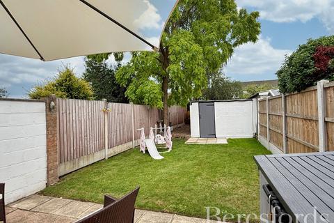74 Benets Road, Hornchurch, RM11 3PU