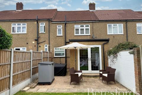 74 Benets Road, Hornchurch, RM11 3PU