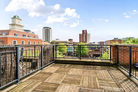 1 bedroom apartment for sale, Nayland Court, Romford RM1