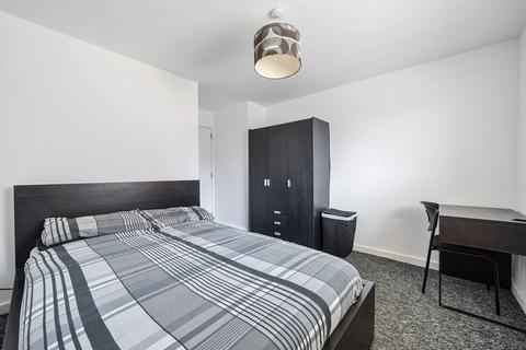 1 bedroom apartment for sale, Nayland Court, Romford RM1
