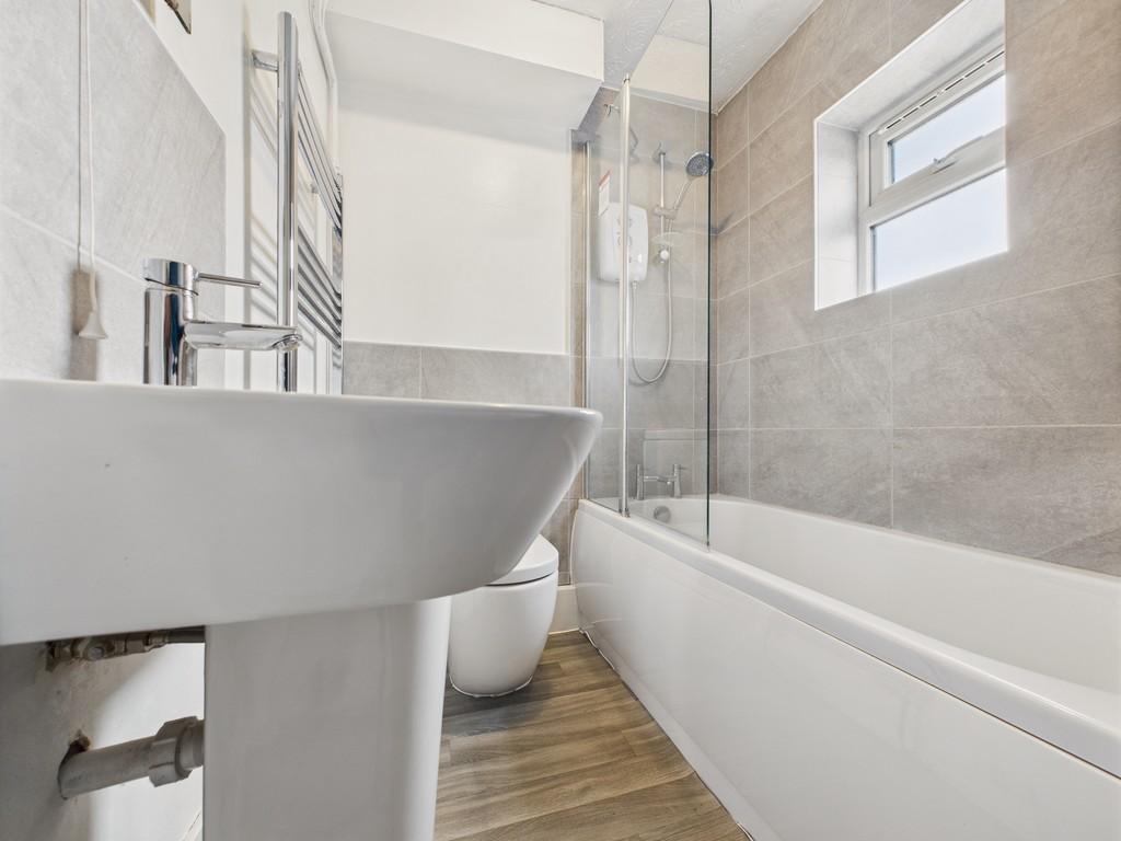 Cam04092 g0 pr0078 still002