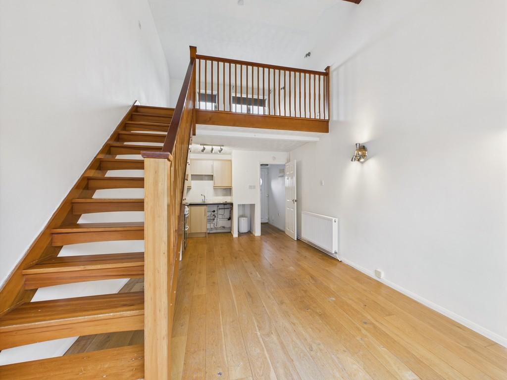 Cam04092 g0 pr0078 still015