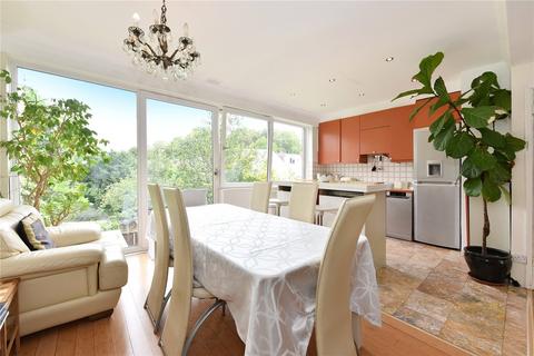 3 bedroom maisonette to rent, Hermitage Lane, London NW2