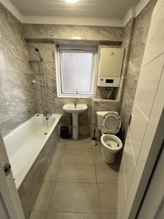 2 bedroom flat to rent, Hepworth Gardens, Barking IG11