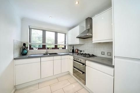 21 Hoylake Close, Walsall, WS3 3XJ