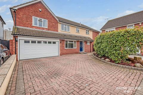 5 bedroom detached house for sale, Cherrydown, Grays RM16