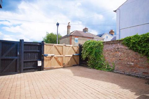 undefined, Warley Hill, Warley, Brentwood CM14