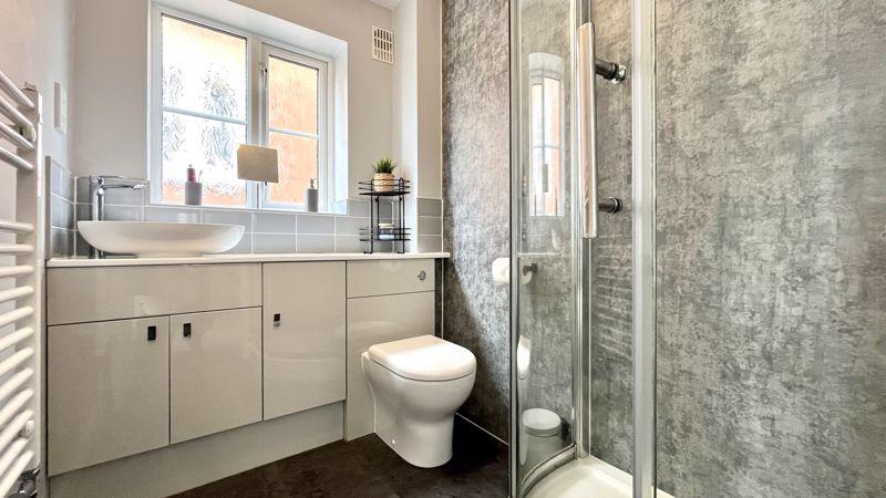 En-Suite to Bedroom