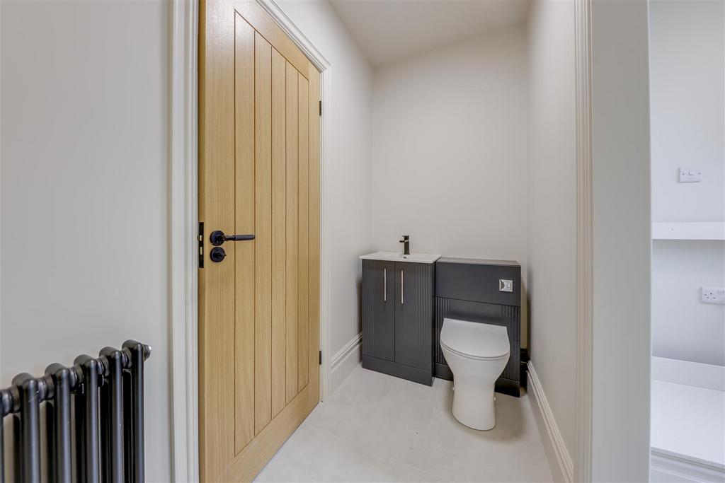 WC/ Utility & Cloaks