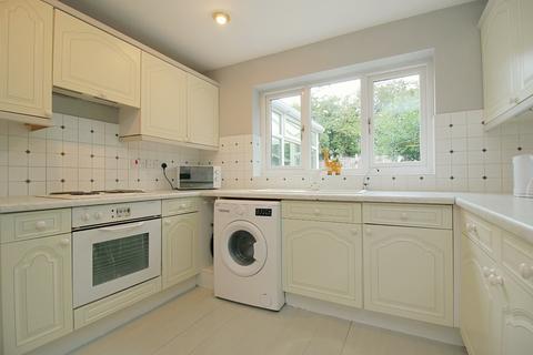 9 Edrich Close, Low Moor, Bradford, BD12 0HW