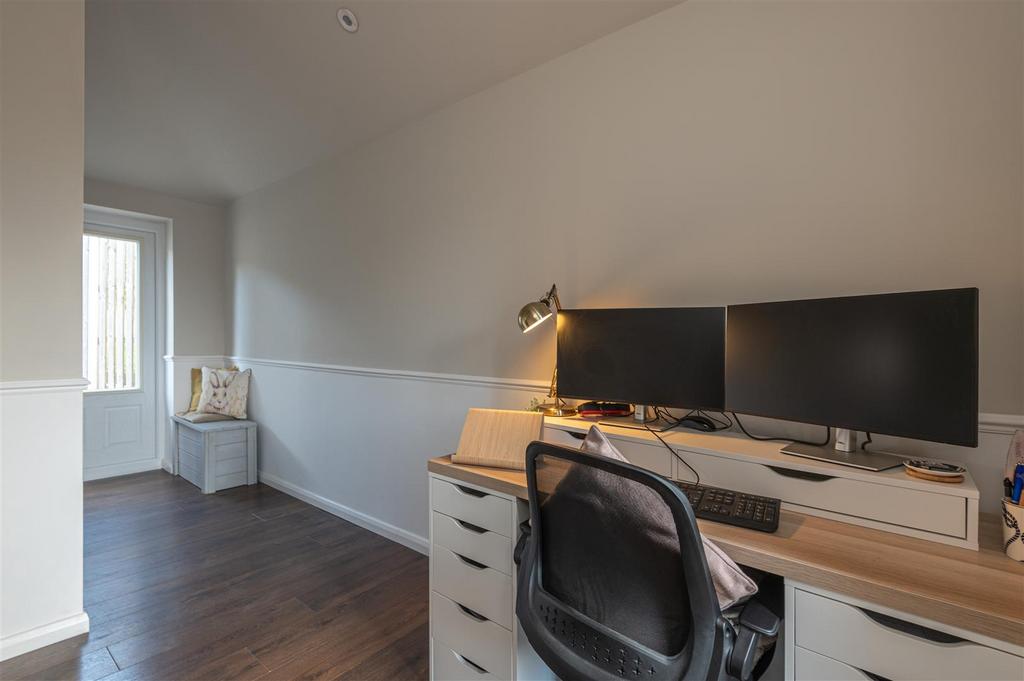Entrance Hallway/Study