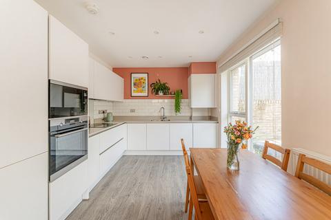 1 bedroom apartment for sale, Avenue Road, London, N14