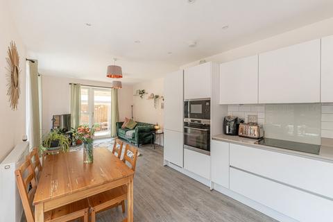 1 bedroom apartment for sale, Avenue Road, London, N14