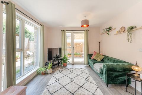 1 bedroom apartment for sale, Avenue Road, London, N14